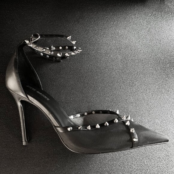Steve Madden Women's "Lupton" Black Mesh Pointed-Toe Studded Pumps Size: 9 - Picture 2 of 7